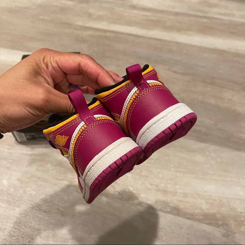 Jordan 1 DIA DE MUERTOS - Picture 6 of 9